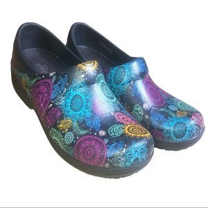 Crocs Womens Dual Comfort Clogs Shoes Nurse Work Size 8 Multicolor Anti Slip